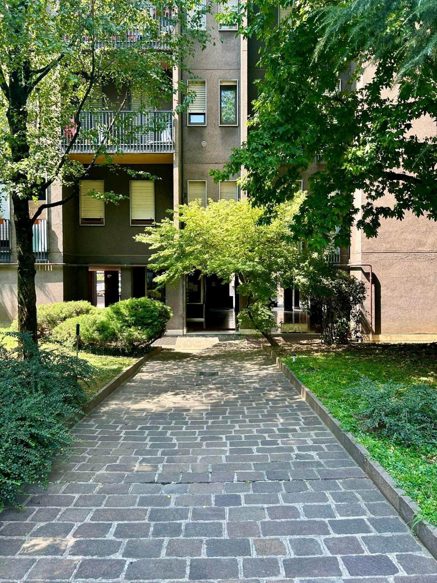 Lr Deluxe Apartments - Maison Zeno Milano Esterno foto